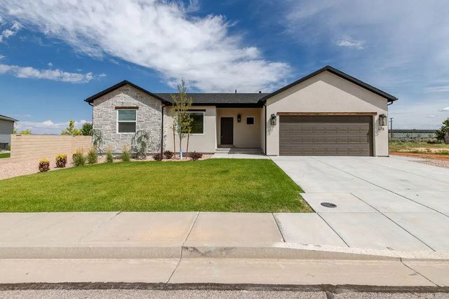 678 W 325 N, Parowan