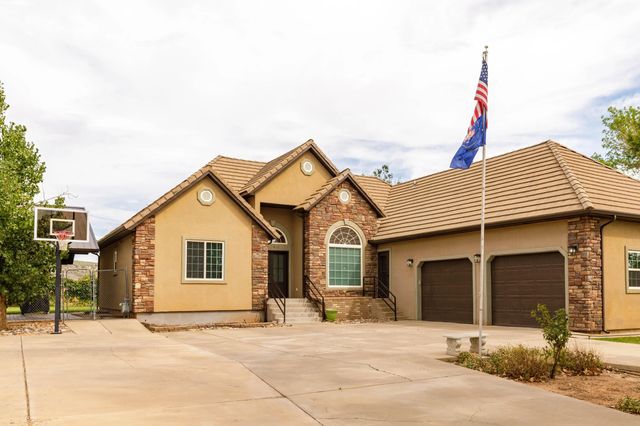 8040 N Onyx Ct, St George