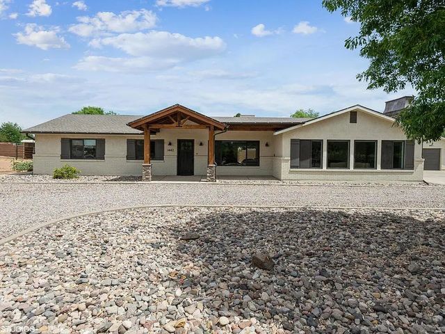 1442 W Diamond Valley Dr, St George