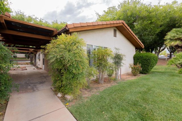 320 N Sunflower Dr #21, St George