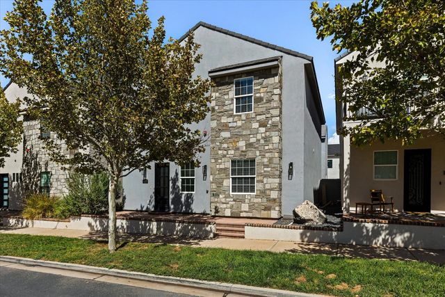 4258 Cambridge Parkway N, Hurricane