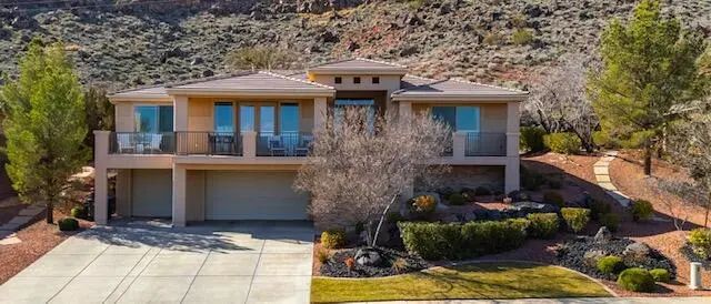 86 S Acantilado Dr, St George