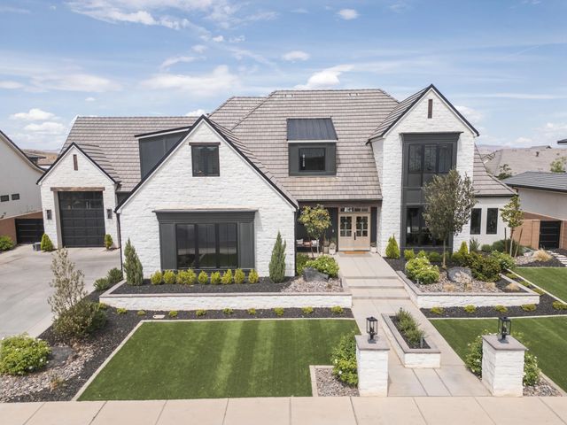 2167 E Fieldstone Dr, St George