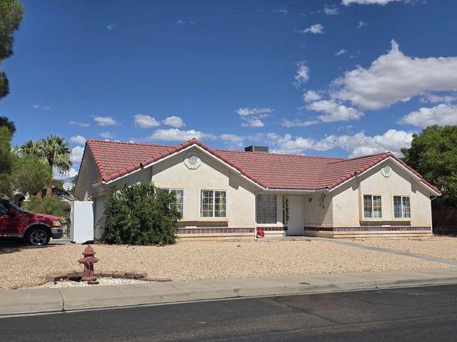 2327 E 170 N, St George