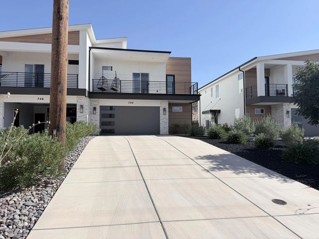 738 E Desert Cactus Dr 104, Washington