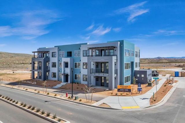 5599 S Carnelian Parkway 203, St George