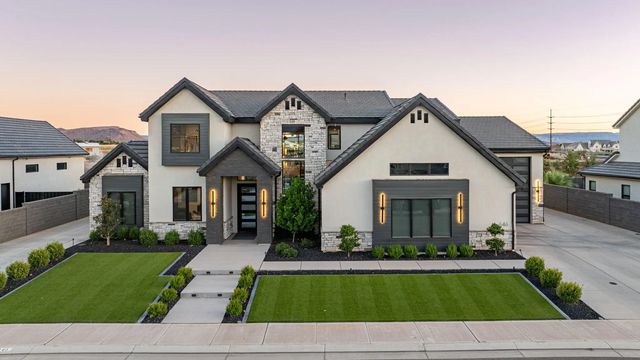 646 E Pine St, Washington