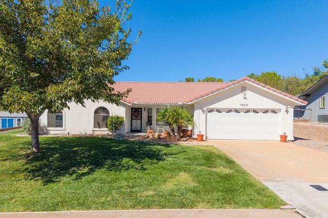 1223 E Mahogany Cir, St George