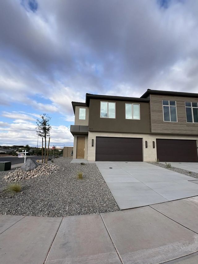 953 N Manen St, Washington