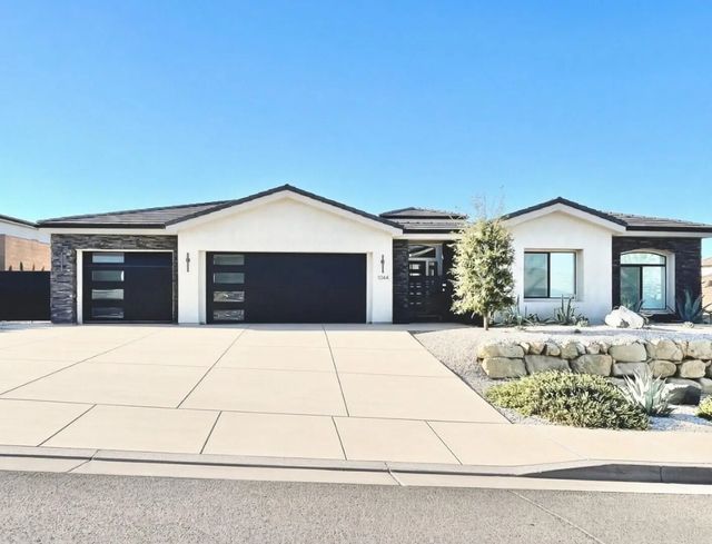 1044 E Corral Way, Washington