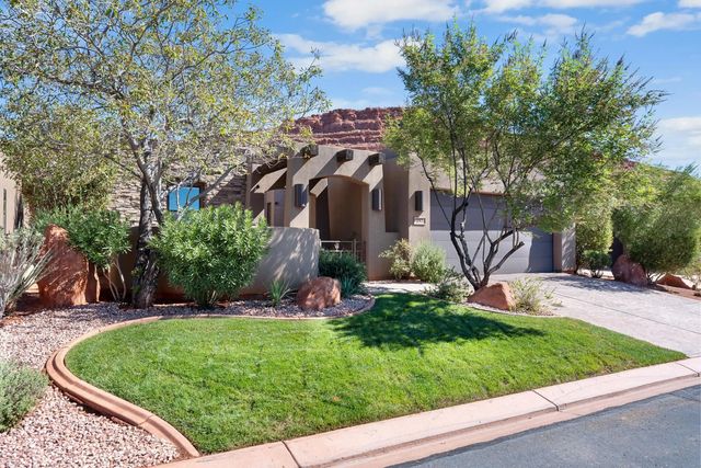 2139 W Cougar Rock Cir 197, St George