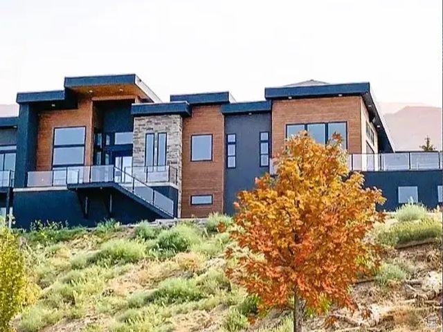 1056 W Kate Springs Ln S 10, Riverton