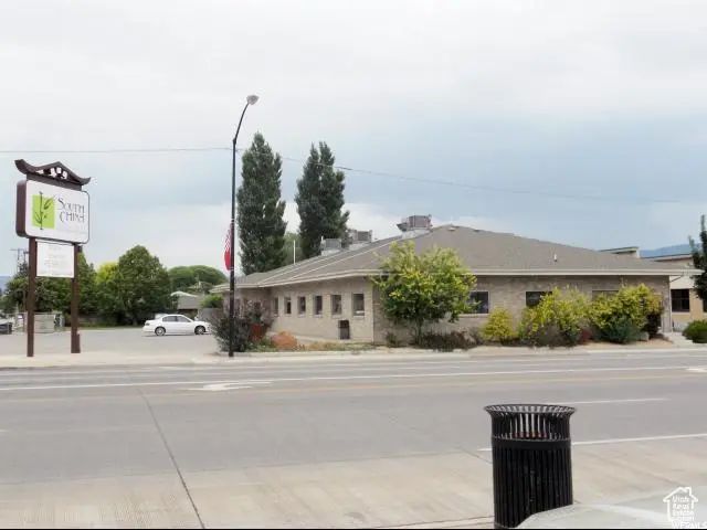 298 N Main St, Richfield
