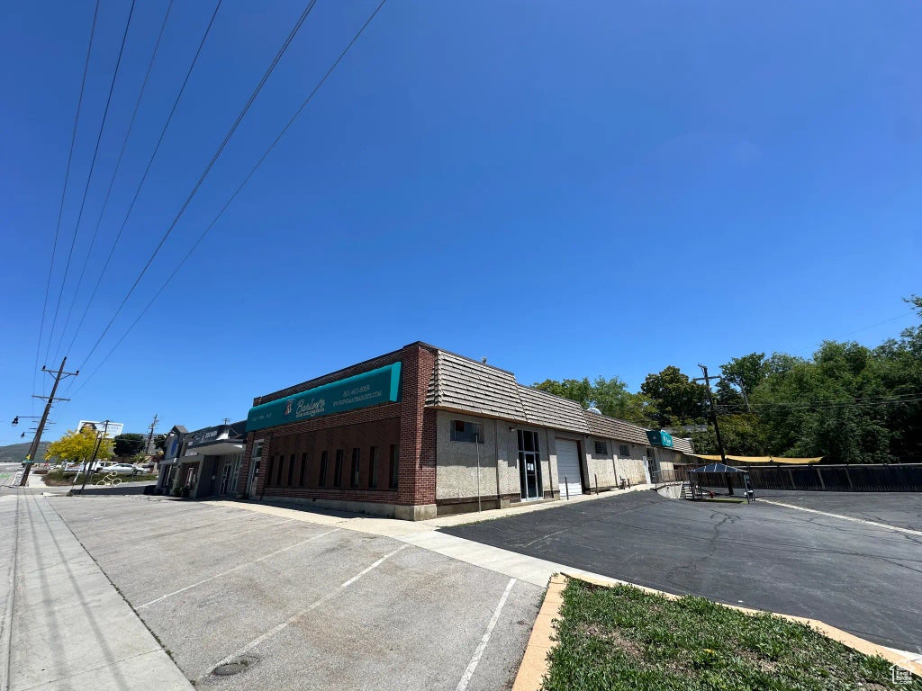 2827 S 2300 E, Millcreek