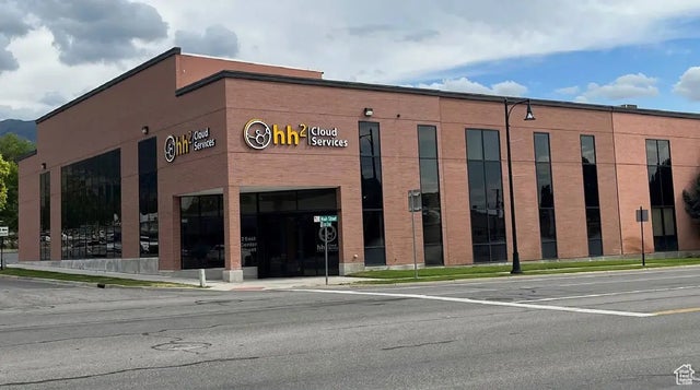 2 E Center St, Kaysville