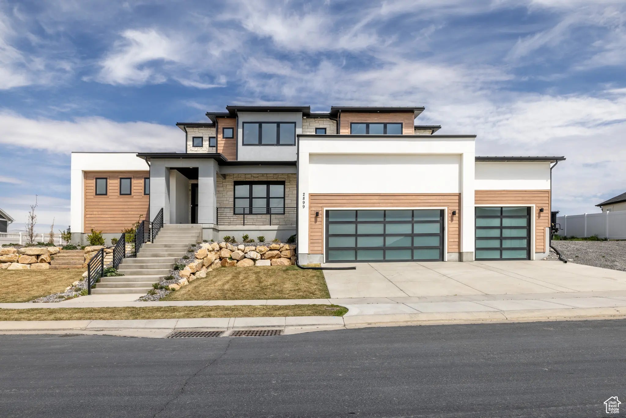 Photo of Listing #2078218