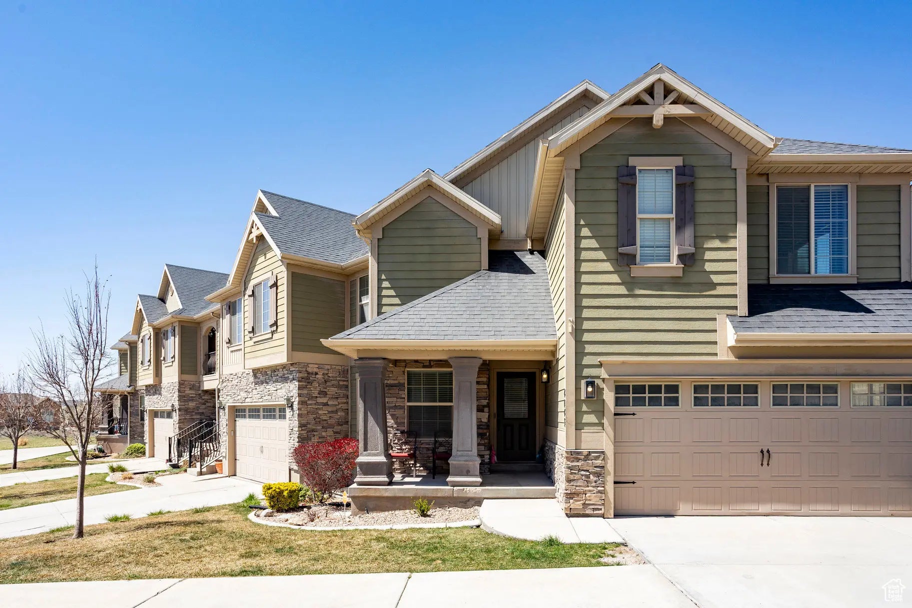 Photo of Listing #2080457