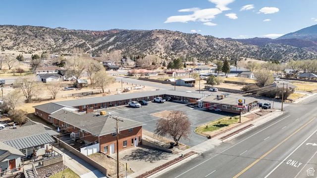91 E Main St, Bicknell