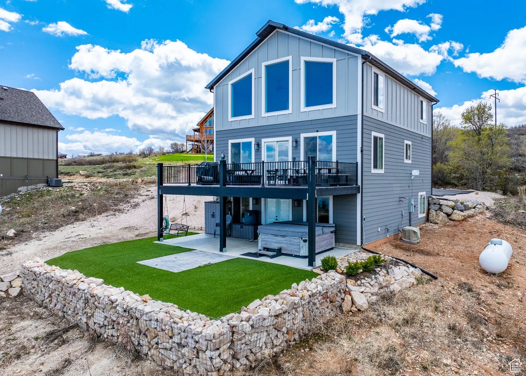 660 N Cambry Dr, Garden City