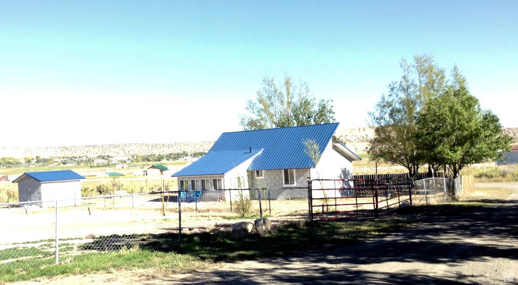 602 E Captain’s Rd, Manila