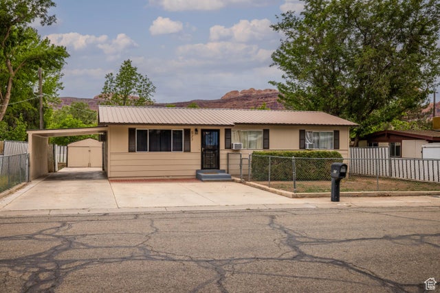 527 W Palisade Dr, Moab