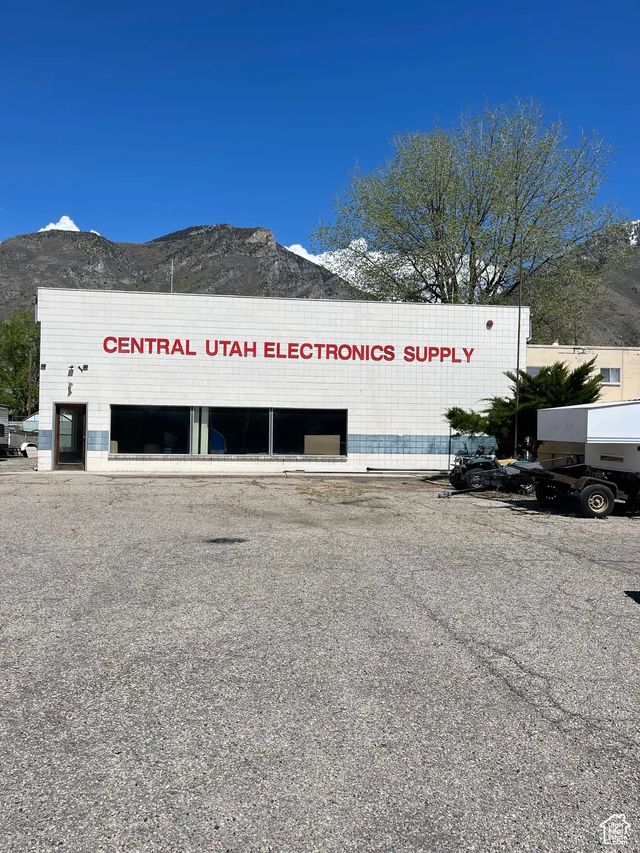 735 S State St, Provo