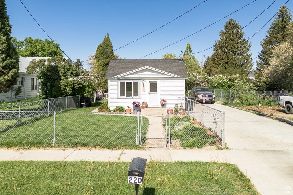 220 S 2nd E, Soda Springs