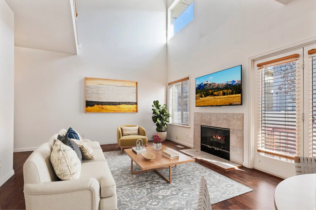 7825 S Spruce Tree Ln, Sandy