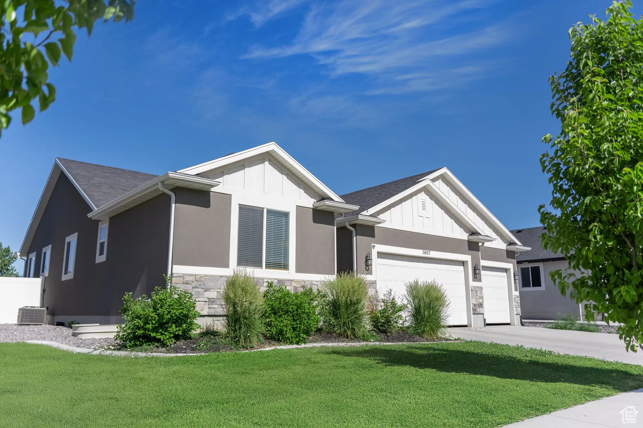 Photo of Listing #2092677