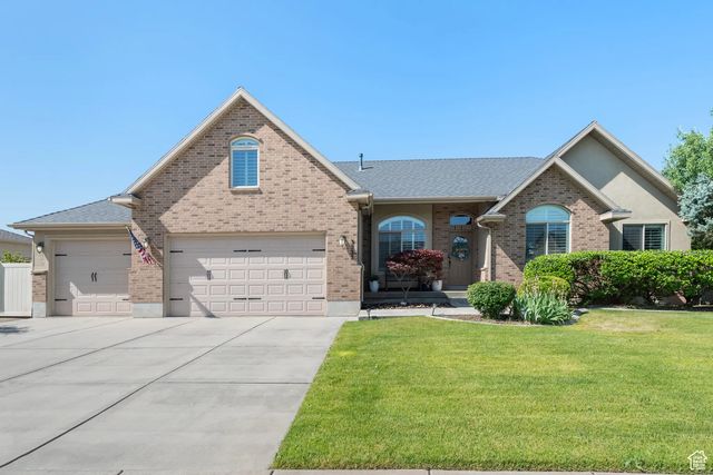 3535 W Overlook Dr, Layton