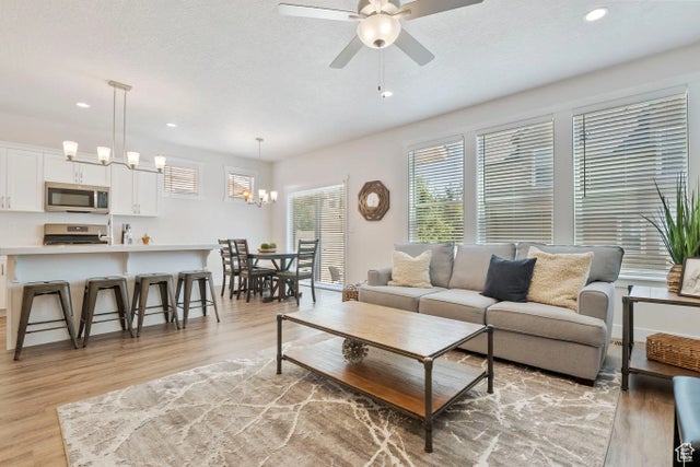 1304 E Weyburn Ln S 10, Holladay