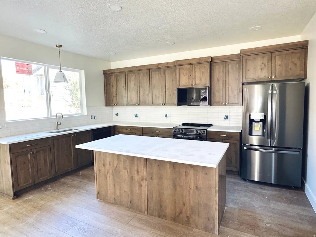 3510 N Willow Creek Ln 9, Eden