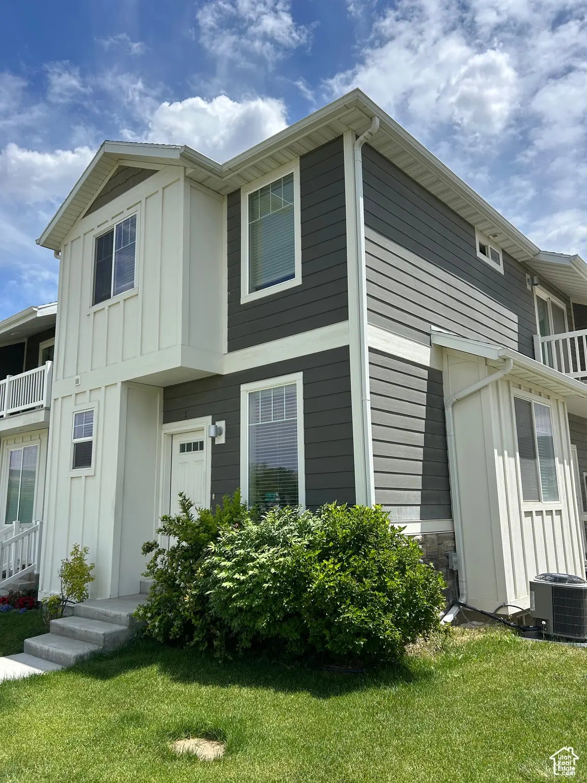 Photo of Listing #2100545