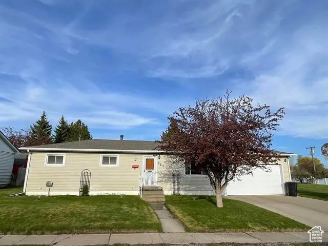 321 Gagon Dr, Soda Springs