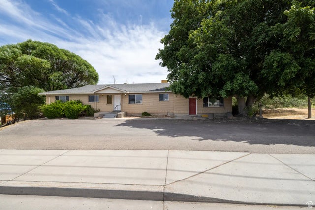 1625 W Hwy 40, Vernal