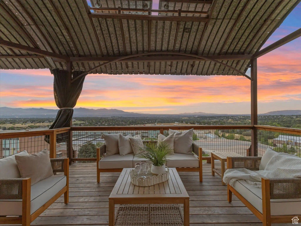 9072 S Greenhills Dr E, Cottonwood Heights