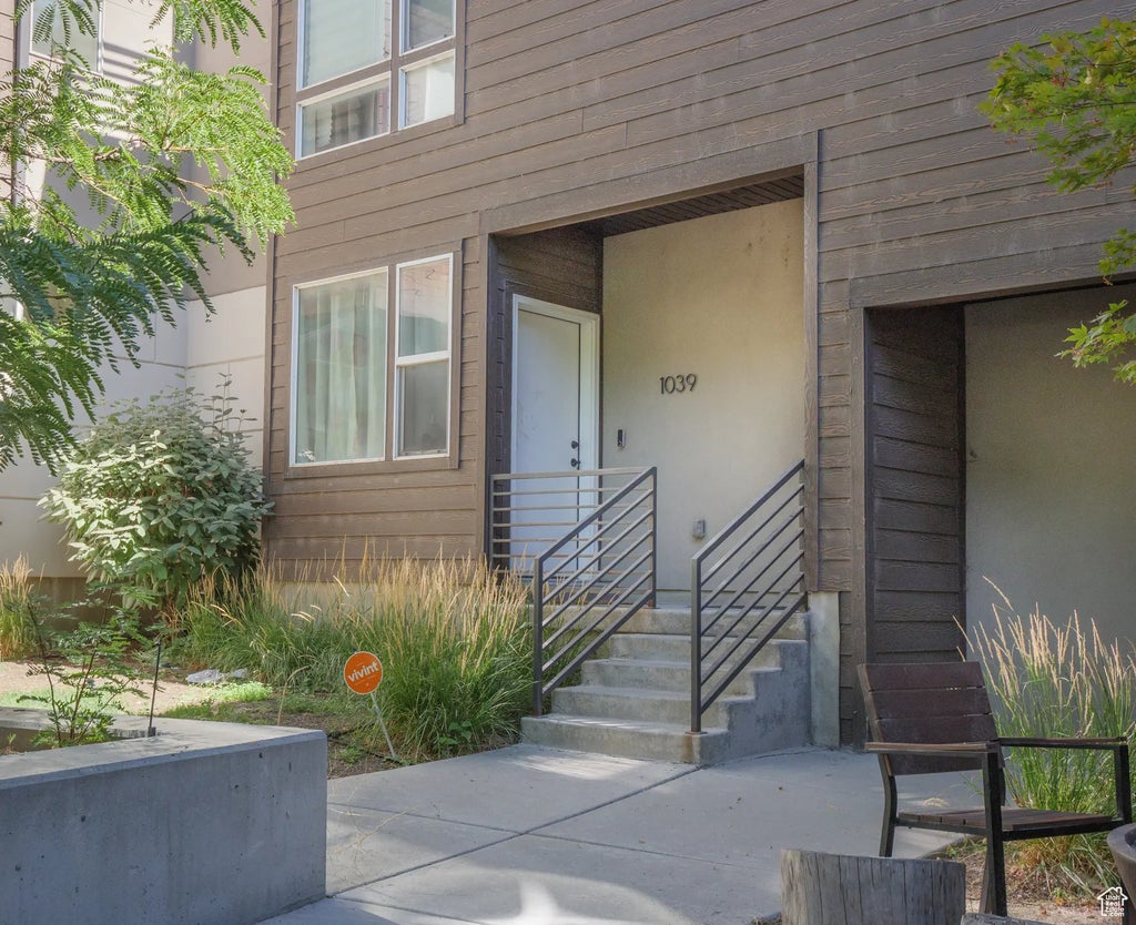 1039 W Rooftop Dr, Midvale