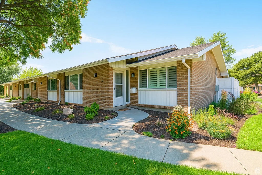 862 E Three Fountains Dr S 208, Murray