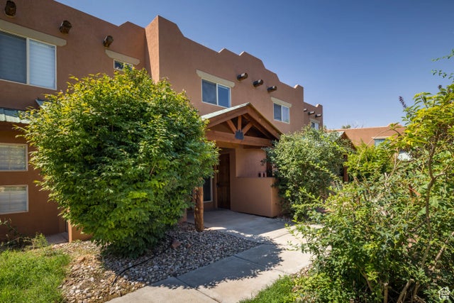 329 E Pueblo Ct S, Moab