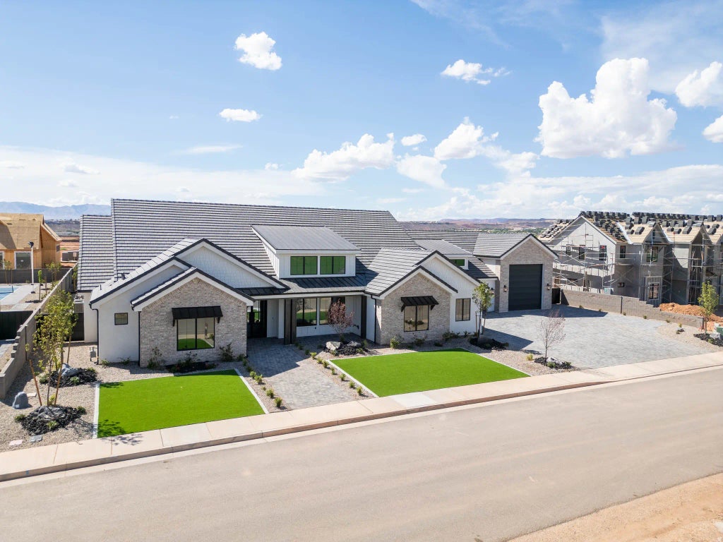 2726 S 240 W, Washington