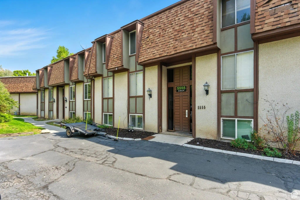 5555 S Willows Ln E E, Murray