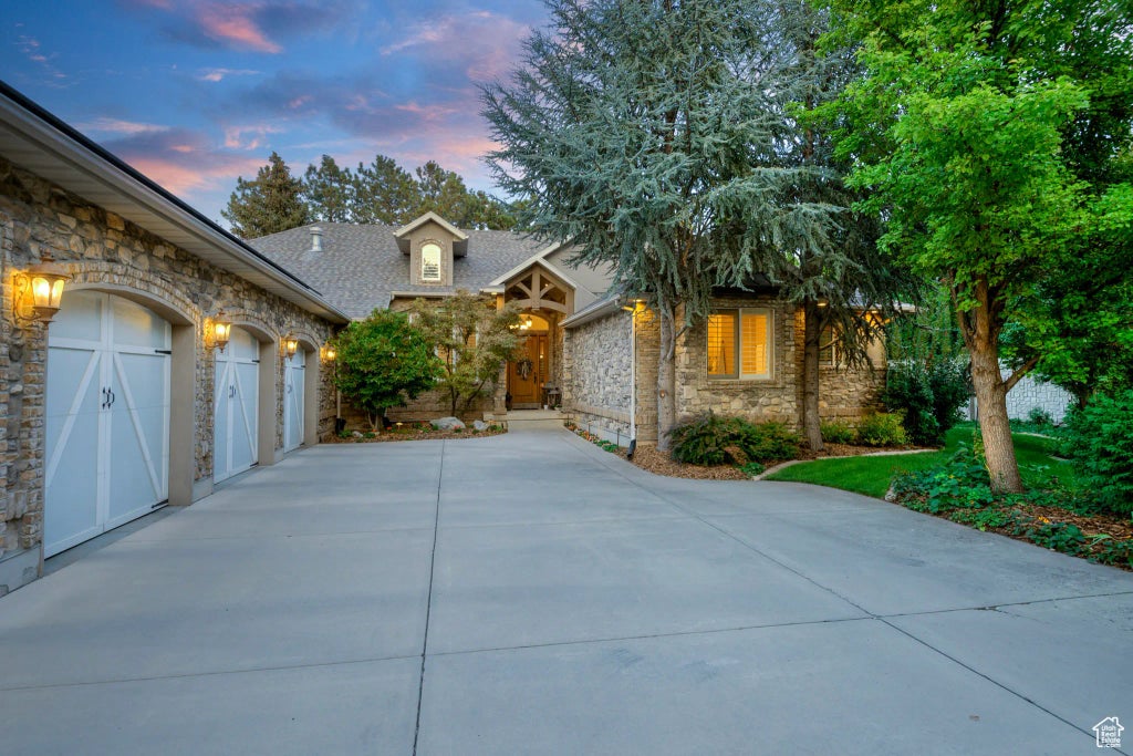 2221 E Fisher Ln, Millcreek