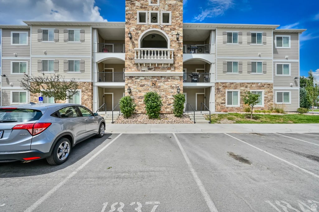 1843 N Crest Rd, Saratoga Springs