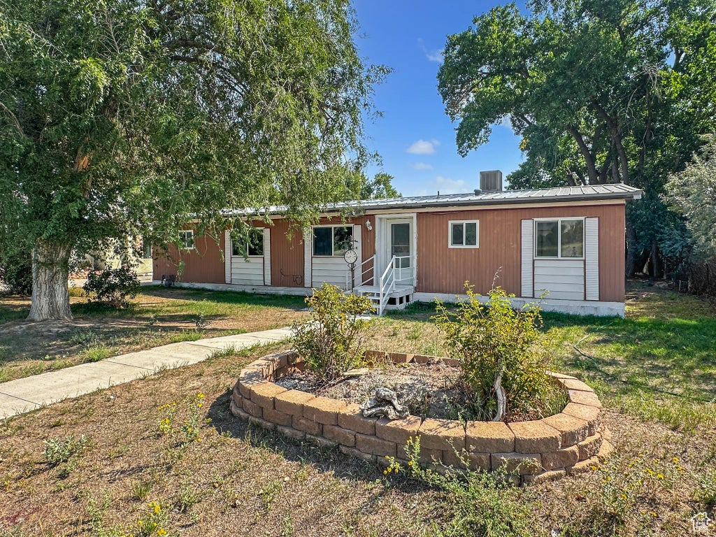 685 S Main St, Orangeville