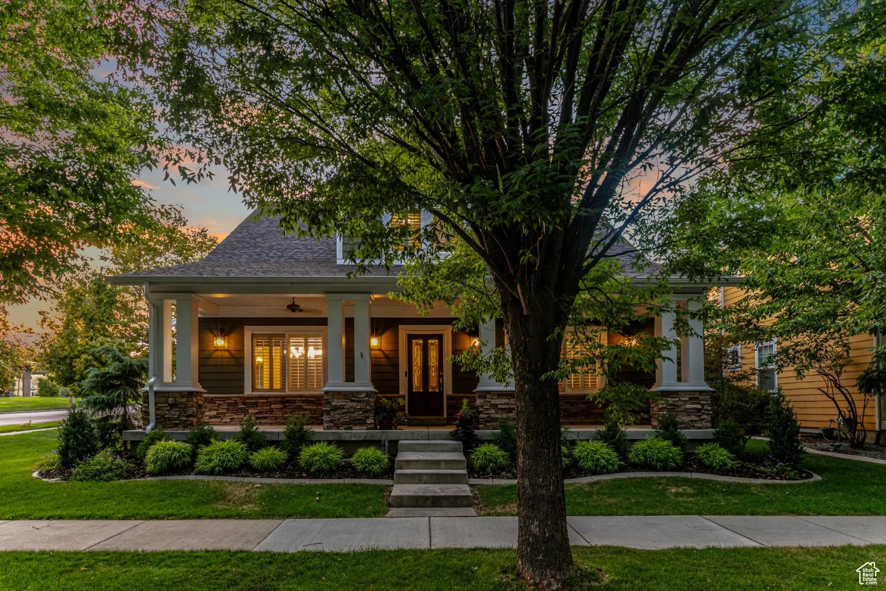 4536 W Silent Rain Dr, South Jordan