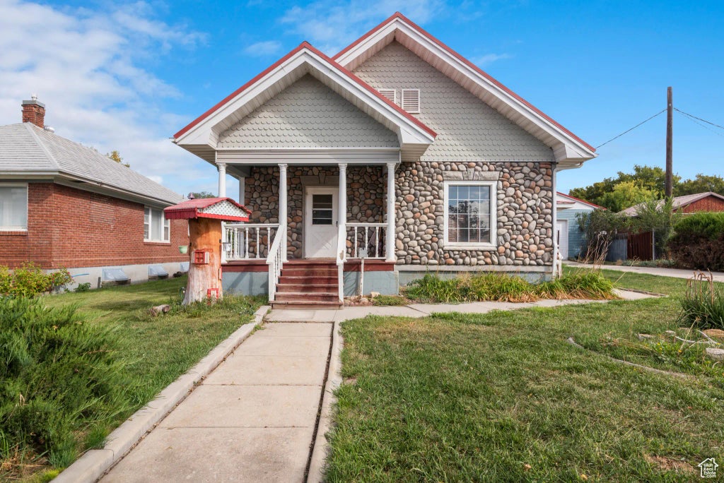 28 W 100 N, Malad City