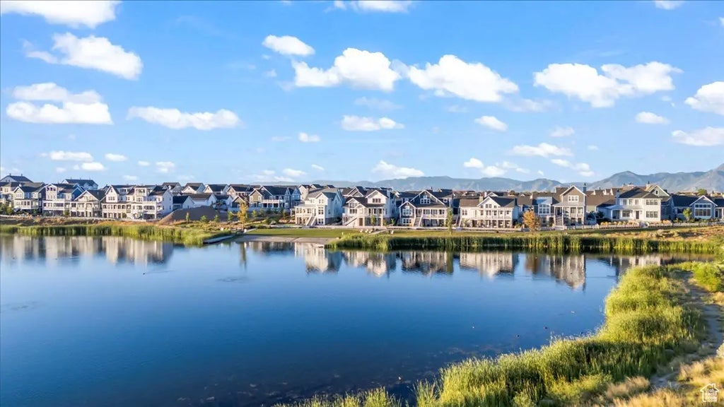 11064 S Paddle Board Way W, South Jordan