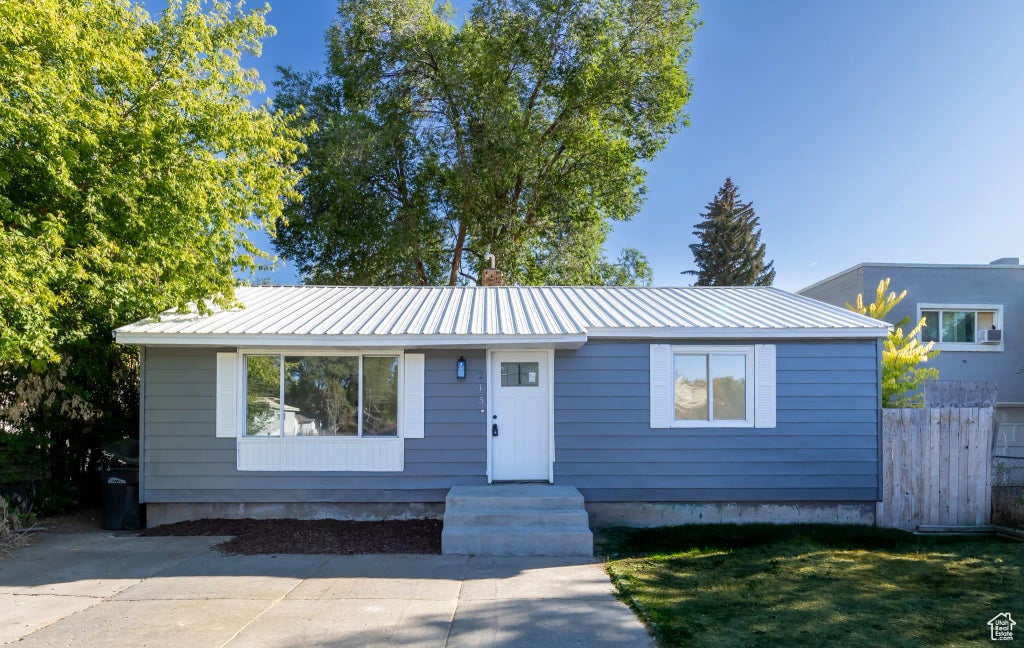 215 W 15th St, Idaho Falls