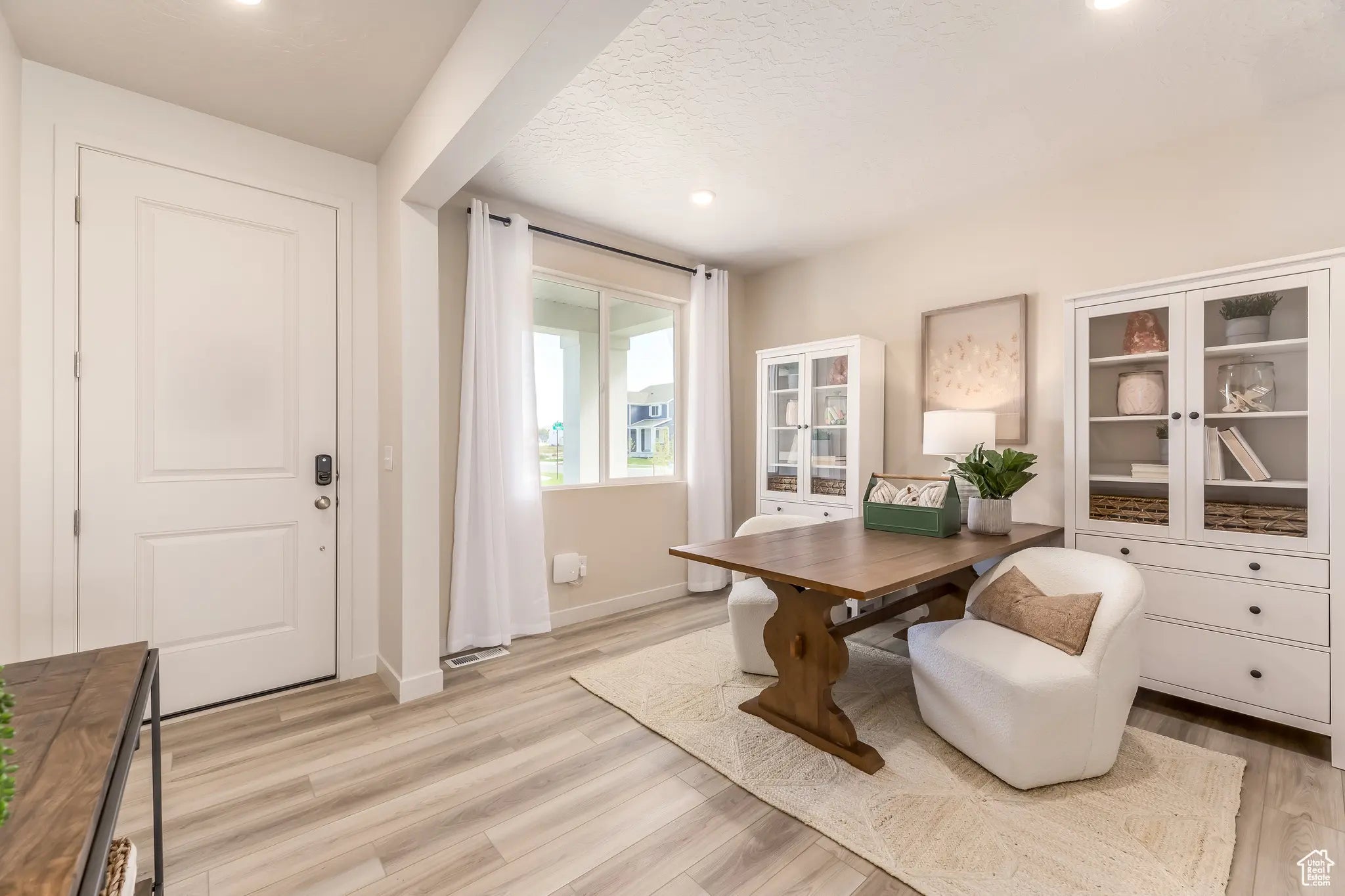 Photo of Listing #2114089