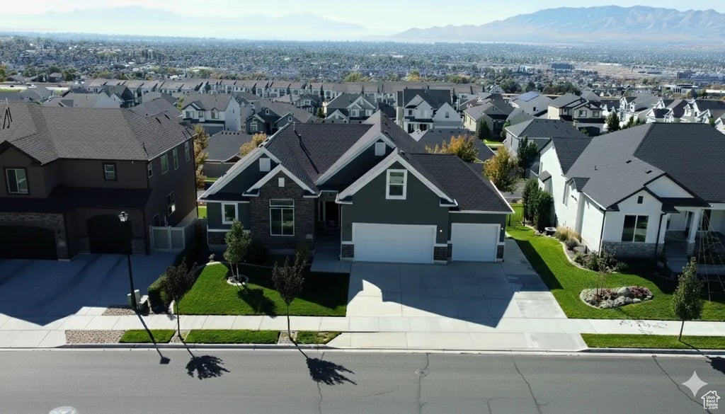 853 Horizon Dr N, Lehi